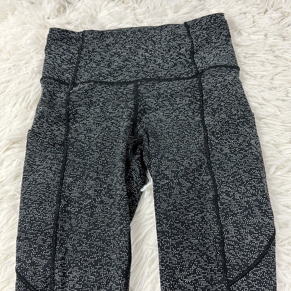 Lululemon Fast & Free Crop II (Nulux 19"") Soundwave Alpine White Black - Picture 3 of 7